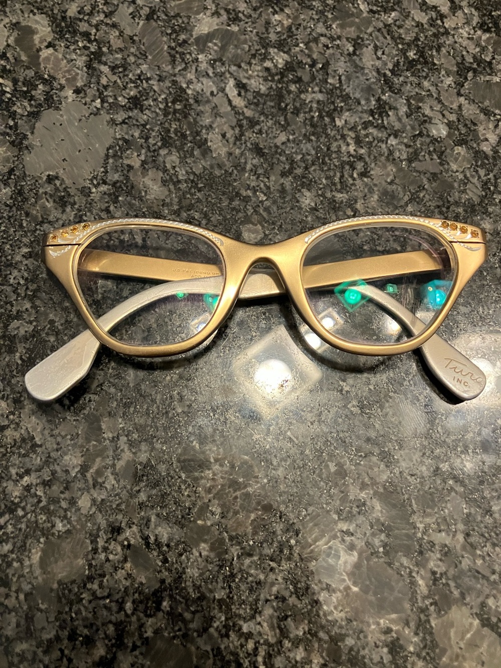 VINTAGE-VINTAGE-VINTAGE 
Gold Cat-Eye Glasses with Crystal Detail -